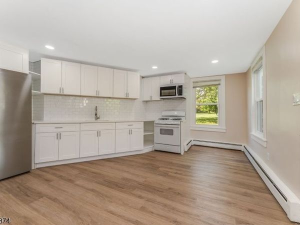 33 Sergeantsville, Unit A, Raritan, NJ 08822
