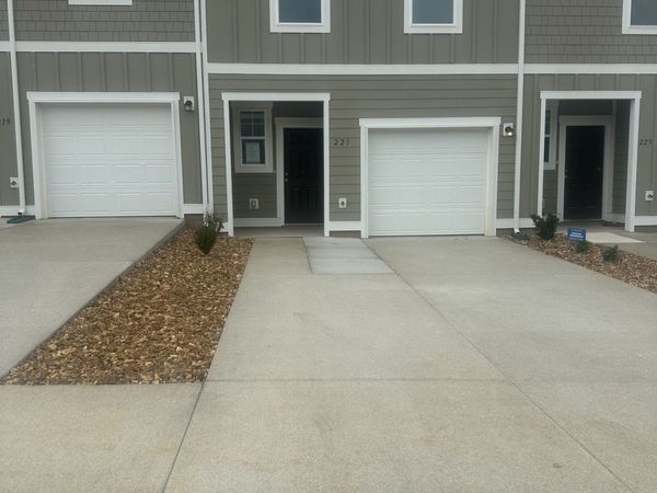 221 Darlington Drive, Unit 221, Dickson, TN 37055