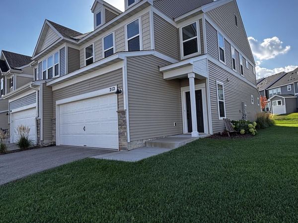212 Junco Road N, Lake Elmo, MN 55042
