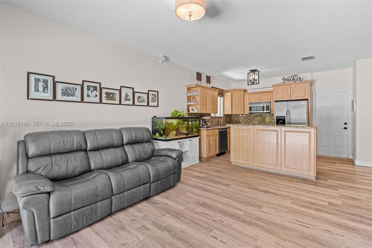 16238 NW 91st Ave , Miami Lakes, FL 33018 Photo