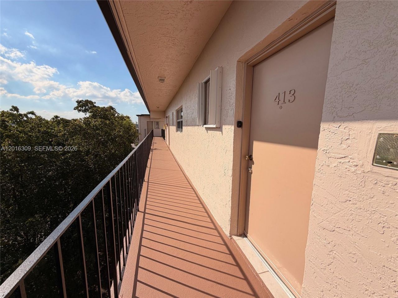 1950 W 54th St, Unit 413, Hialeah, FL 33012 Photo