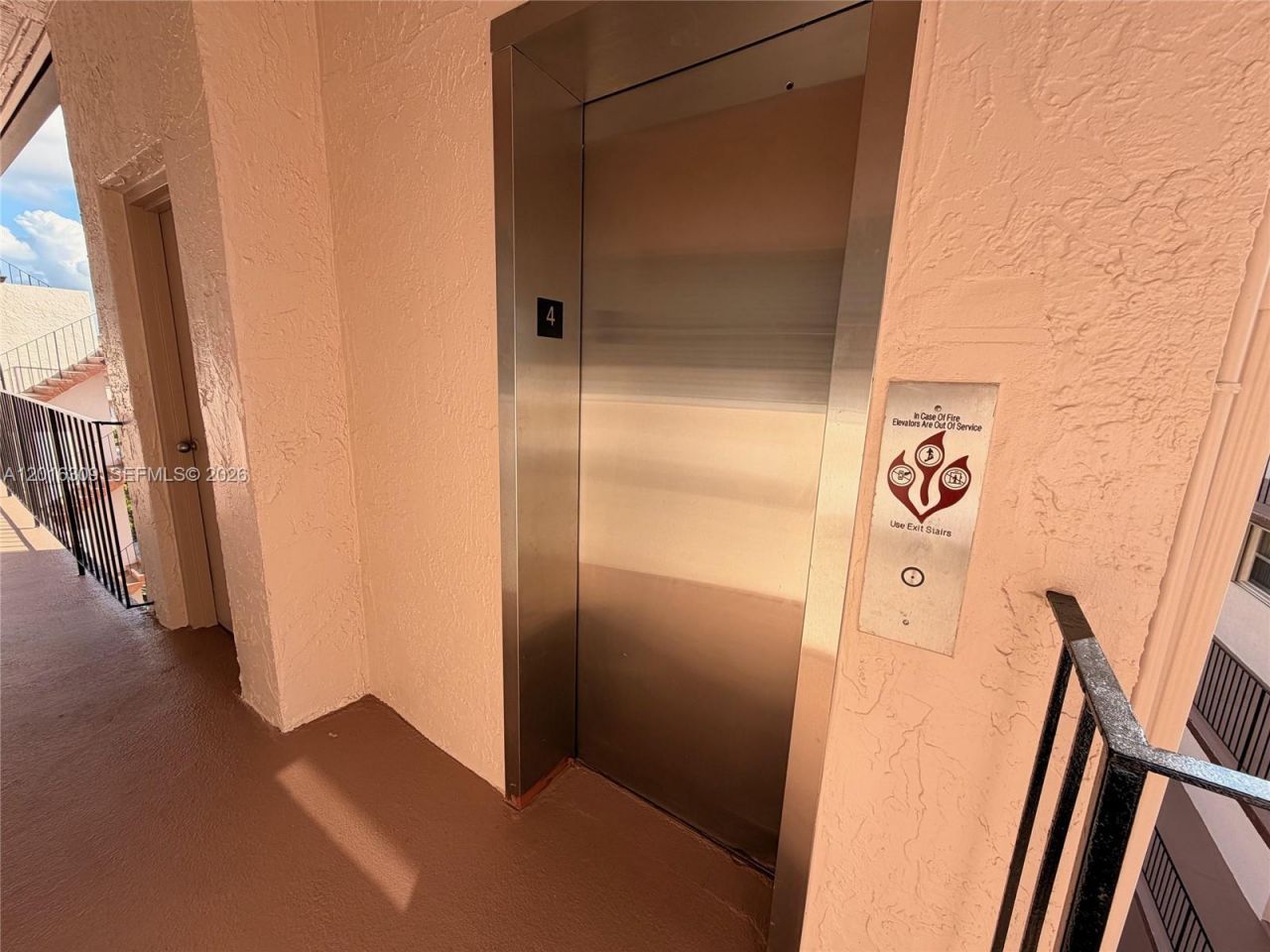 1950 W 54th St, Unit 413, Hialeah, FL 33012 Photo