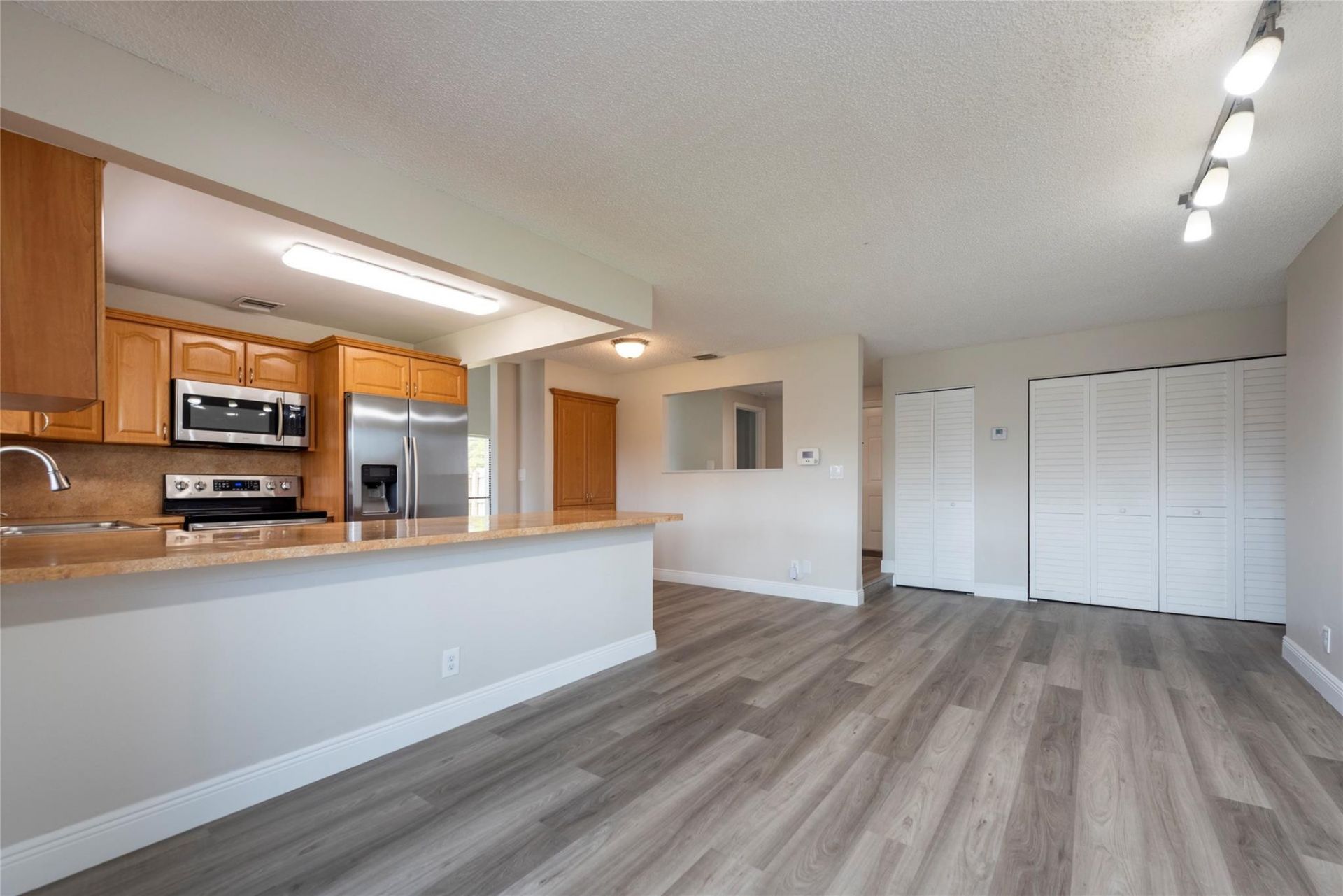 2101 NW 101st Terrace, Pembroke Pines, FL 33026 Photo