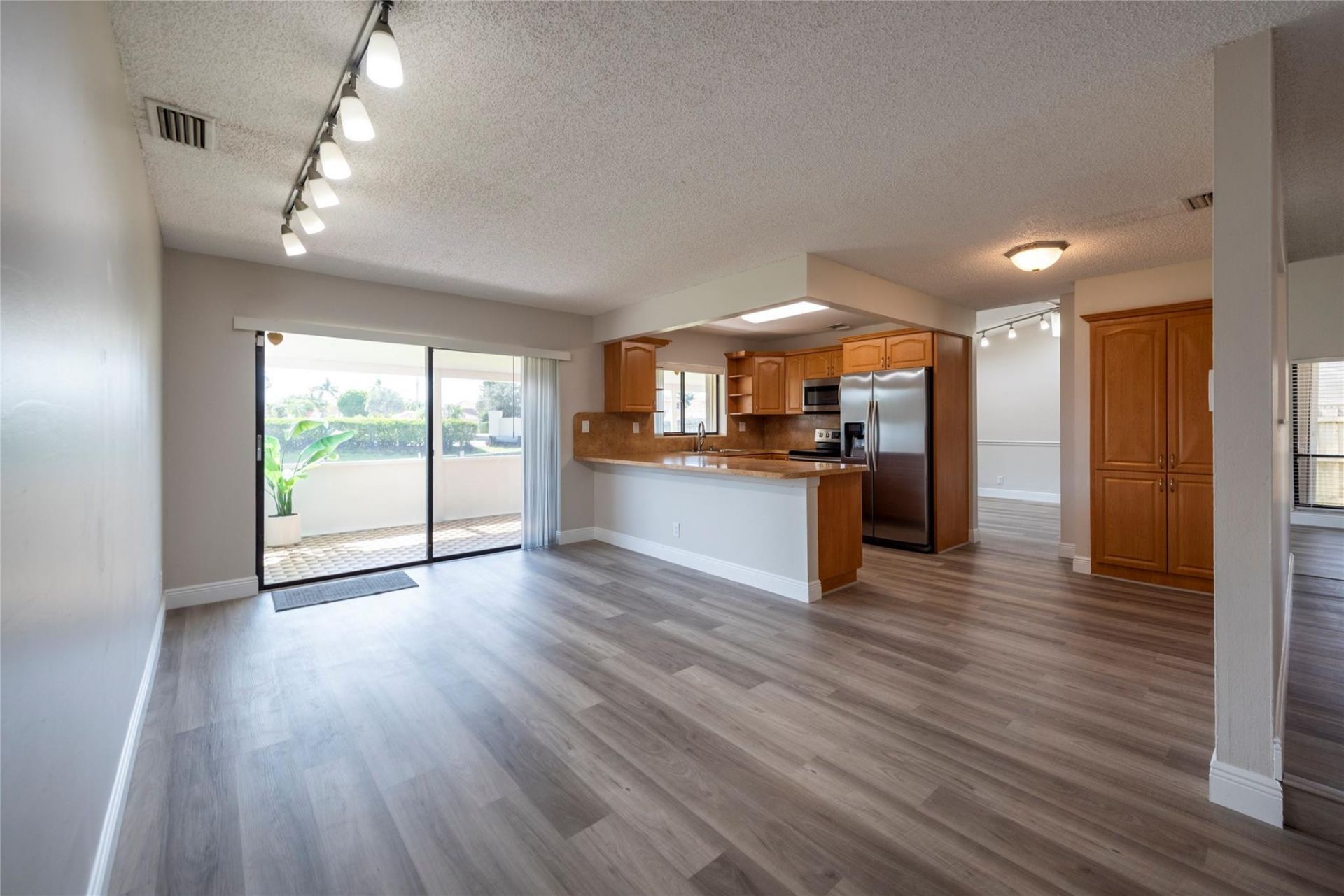 2101 NW 101st Terrace, Pembroke Pines, FL 33026 Photo
