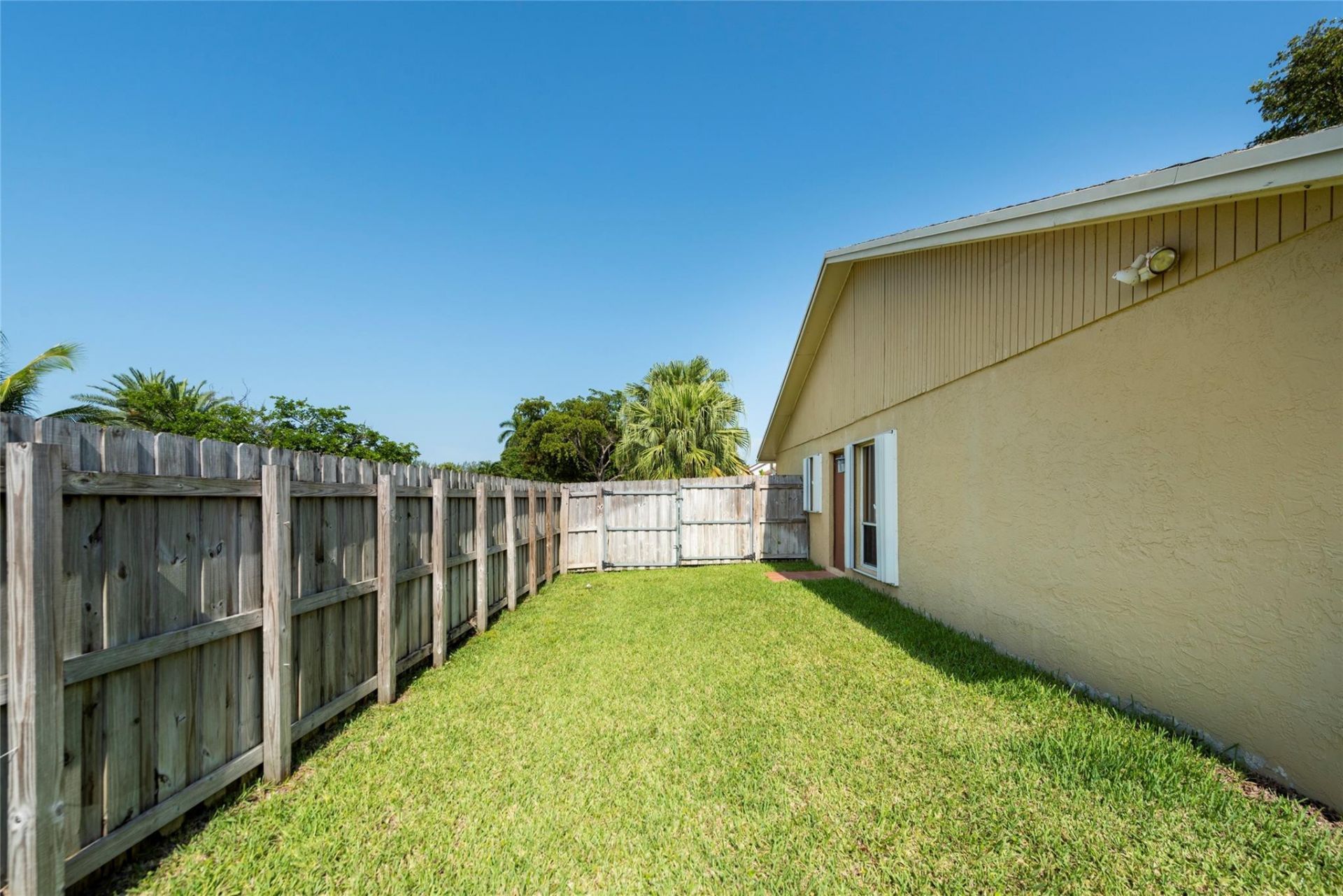 2101 NW 101st Terrace, Pembroke Pines, FL 33026 Photo