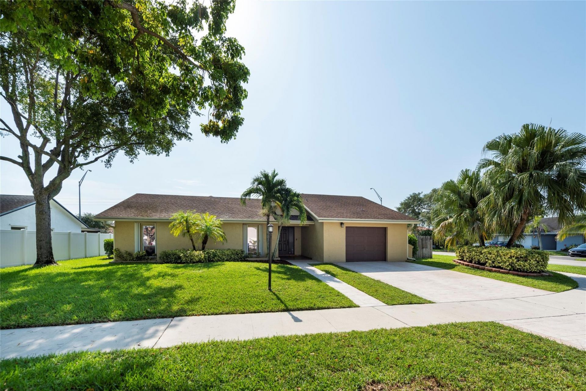 2101 NW 101st Terrace, Pembroke Pines, FL 33026 Photo