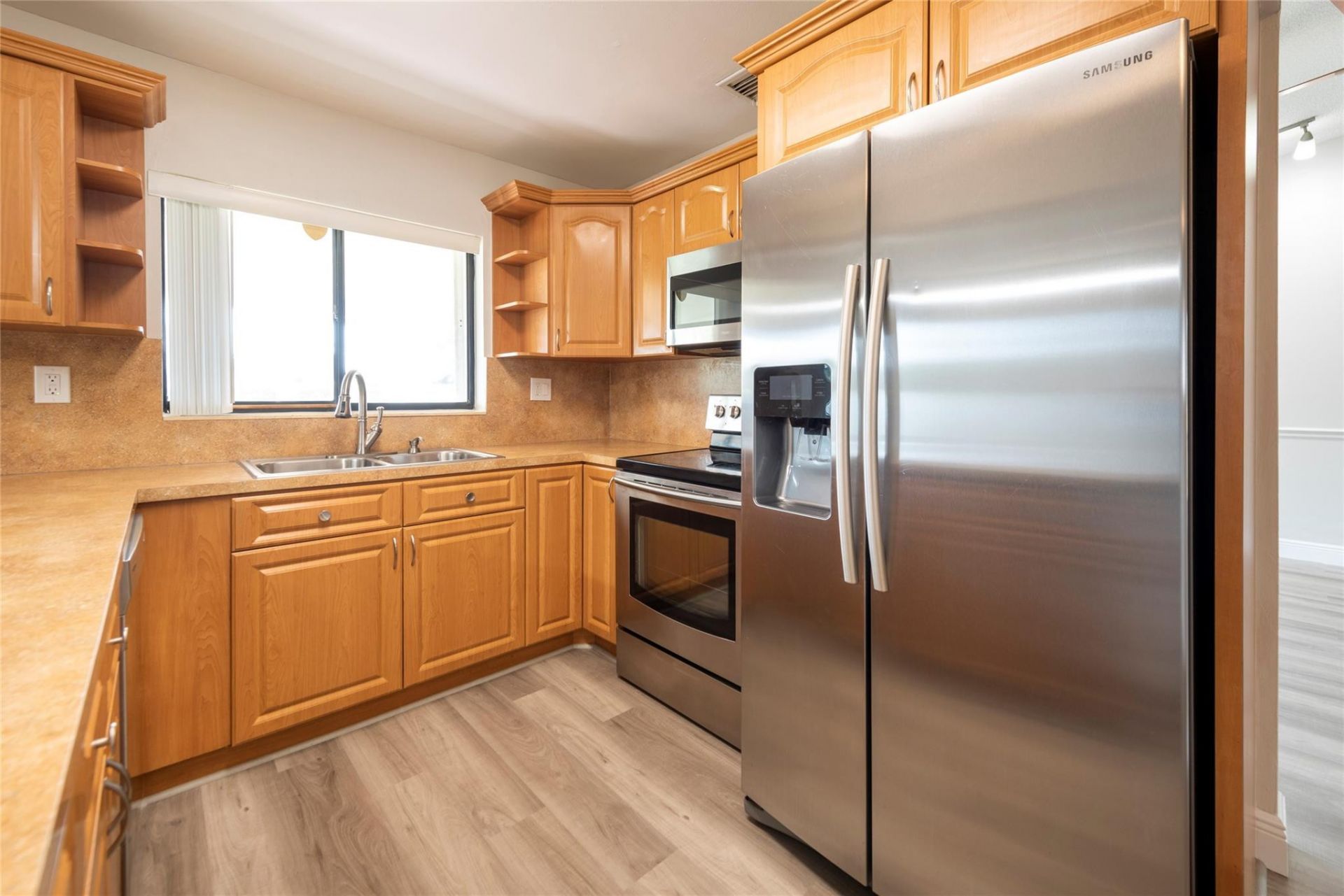 2101 NW 101st Terrace, Pembroke Pines, FL 33026 Photo