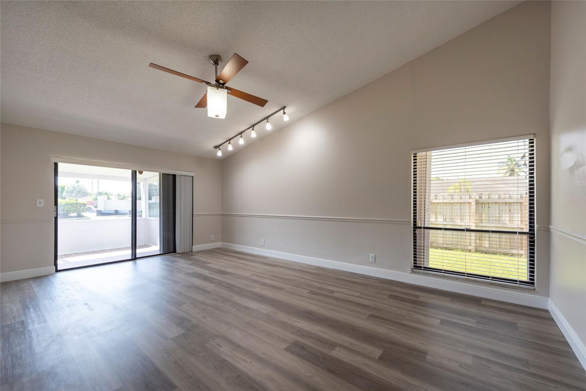 2101 NW 101st Terrace, Pembroke Pines, FL 33026 Photo
