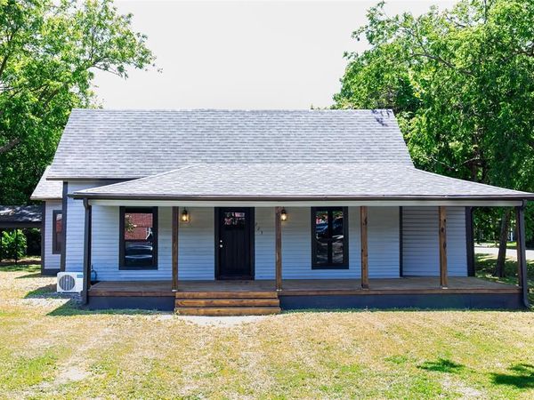 223 E Shreveport Street , Van Alstyne, TX 75495