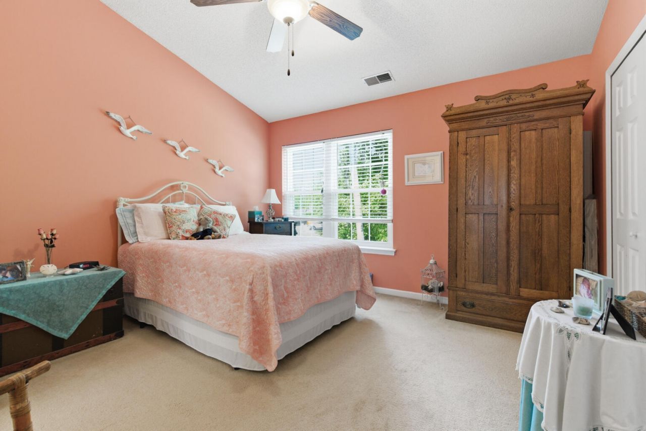 8124 Shadow Oak Drive Photo 21