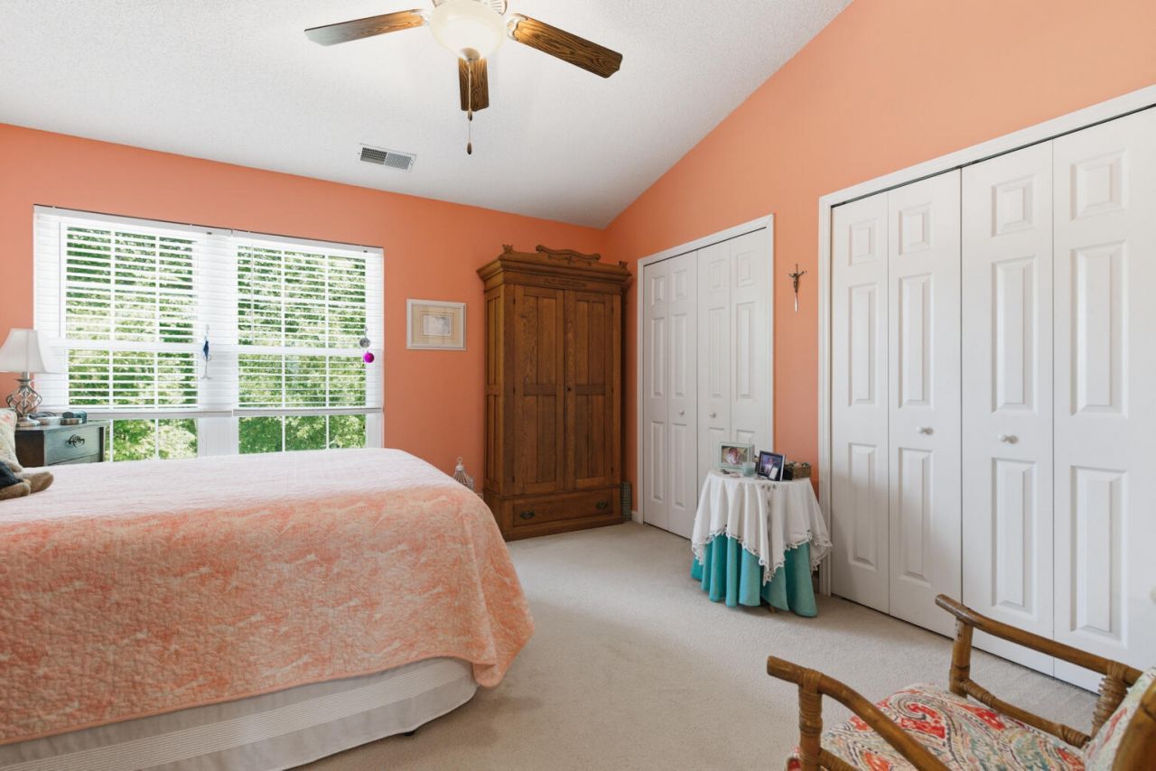 8124 Shadow Oak Drive Photo 22