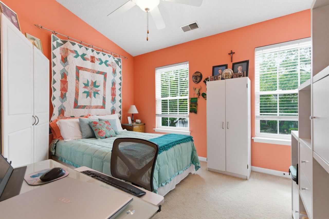 8124 Shadow Oak Drive Photo 26