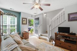 8124 Shadow Oak Drive photo 4