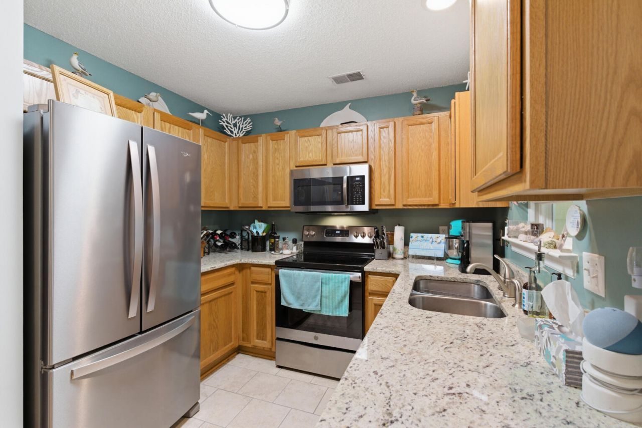 8124 Shadow Oak Drive Photo 31