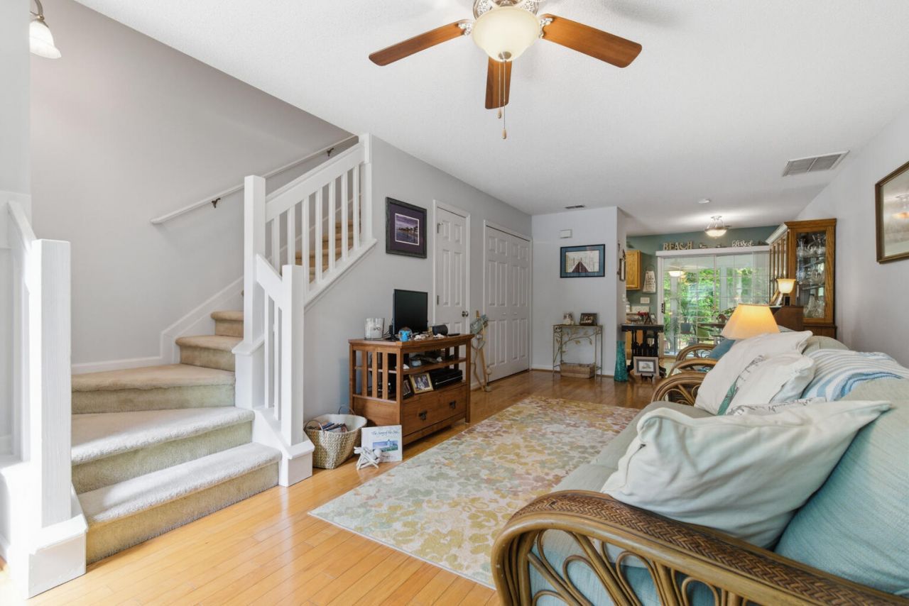 8124 Shadow Oak Drive Photo 5