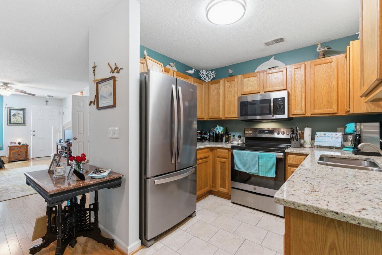 8124 Shadow Oak Drive Photo 6