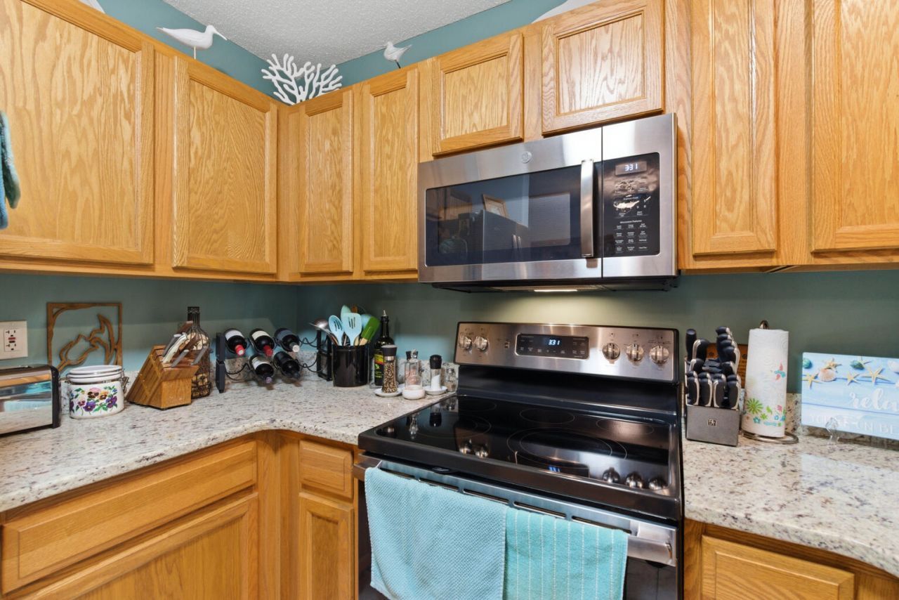 8124 Shadow Oak Drive Photo 9