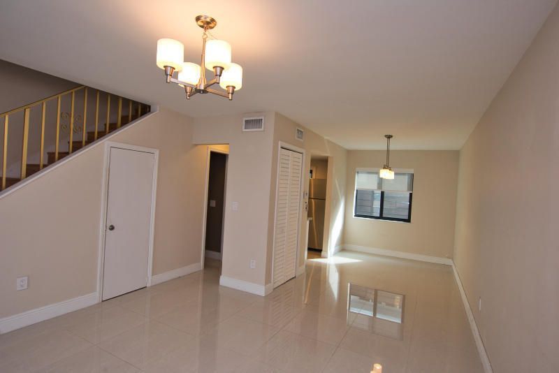 300 80th Street, Miami Beach, FL 33141 Photo