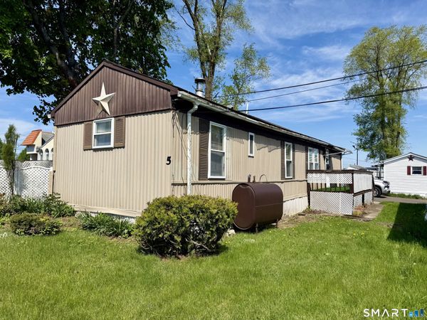 9 North, East Windsor, CT 06088