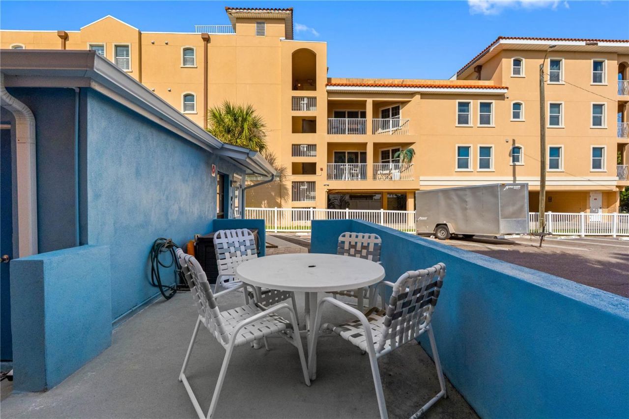 614 Gulf Boulevard, Unit 9, Indian Rocks Beach, FL 33785 Photo