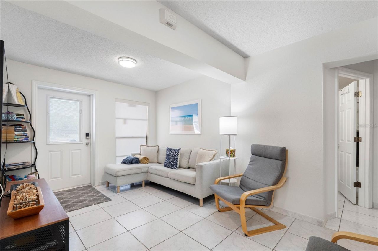 614 Gulf Boulevard, Unit 9, Indian Rocks Beach, FL 33785 Photo