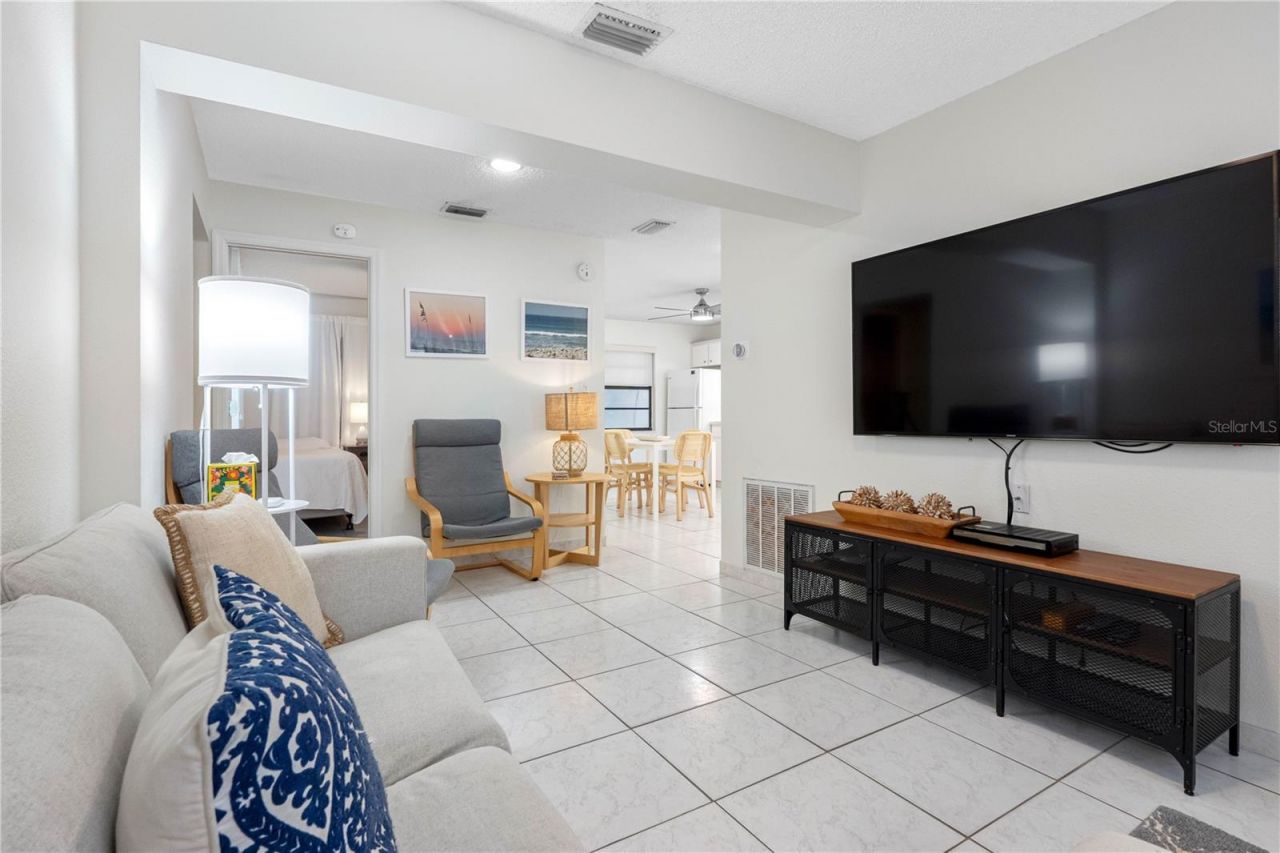 614 Gulf Boulevard, Unit 9, Indian Rocks Beach, FL 33785 Photo