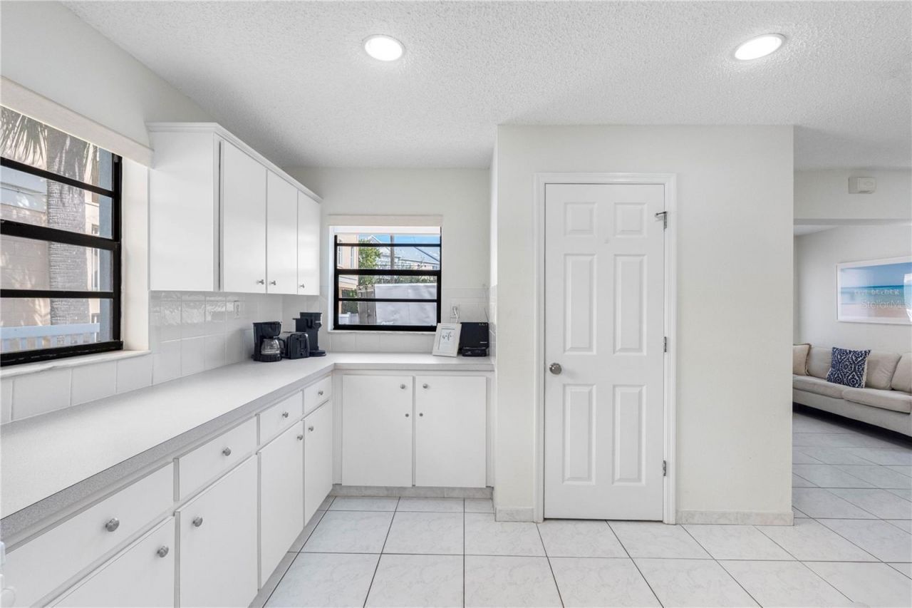 614 Gulf Boulevard, Unit 9, Indian Rocks Beach, FL 33785 Photo