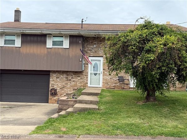 147 E Lubeck Hills Drive, Washington, WV 26181