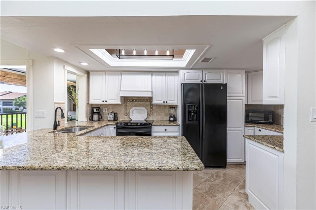 5950 Trailwinds Dr, Unit 224, Fort Myers, FL 33907 Photo