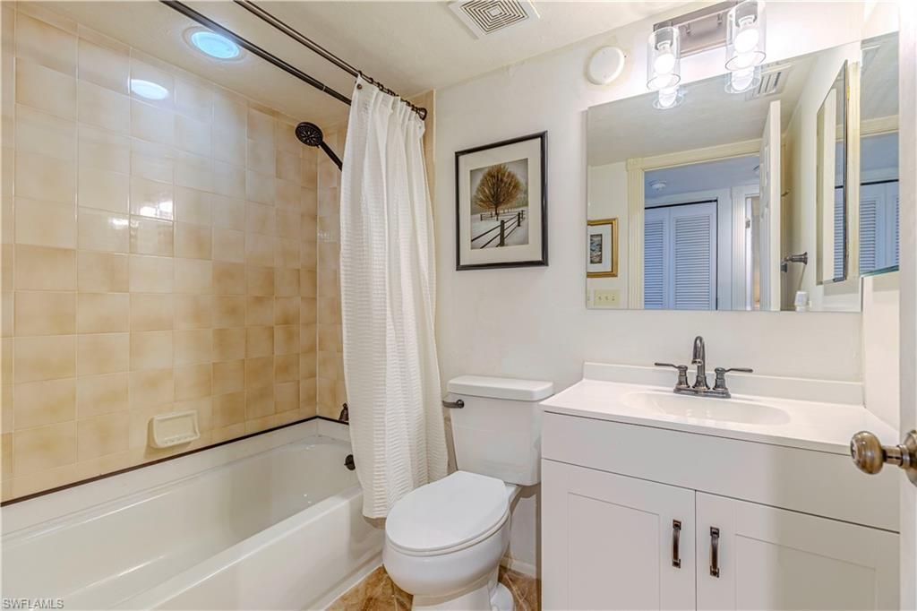 5950 Trailwinds Dr, Unit 224, Fort Myers, FL 33907 Photo