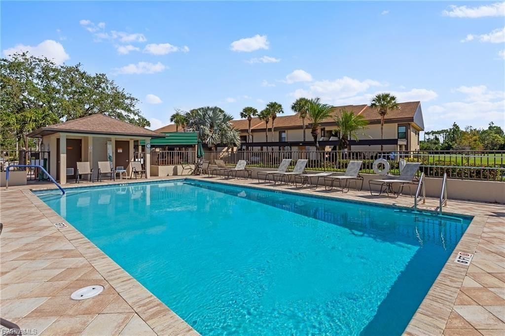 5950 Trailwinds Dr, Unit 224, Fort Myers, FL 33907 Photo