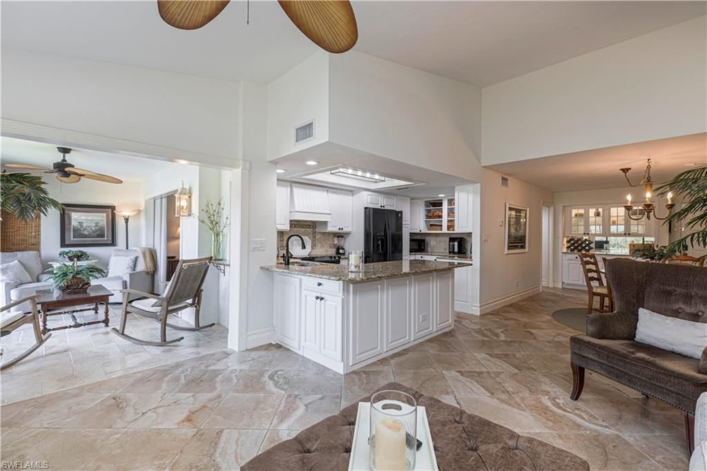 5950 Trailwinds Dr, Unit 224, Fort Myers, FL 33907 Photo