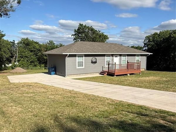 824 S Bennett Boulevard, Chandler, OK 74834
