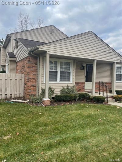24272 Bashian Drive, Novi, MI 48375 Main Photo