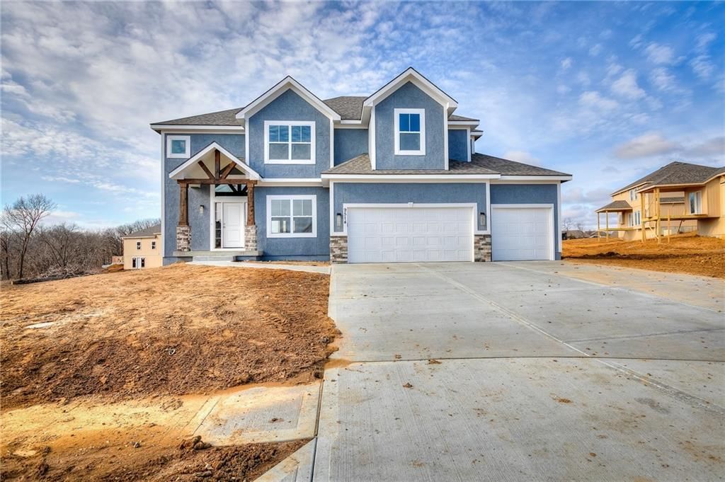 10503 N Highland Place, Kansas City, MO 64155 Main Photo