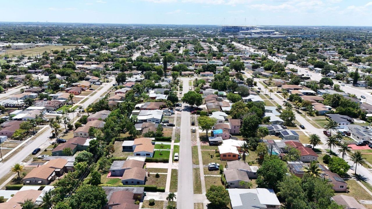 1020 NW 197th Ter, Miami Gardens, FL 33169 Photo