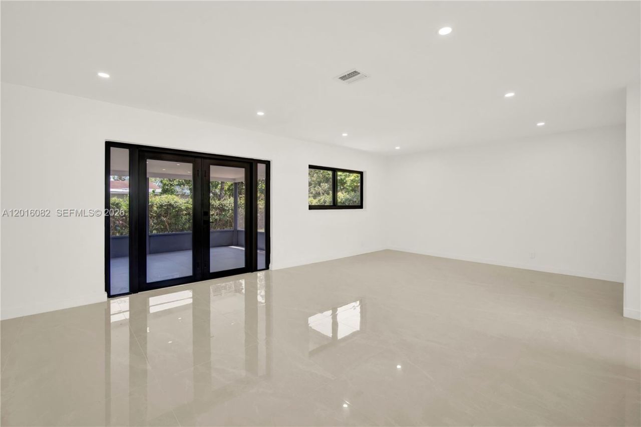 1020 NW 197th Ter, Miami Gardens, FL 33169 Photo