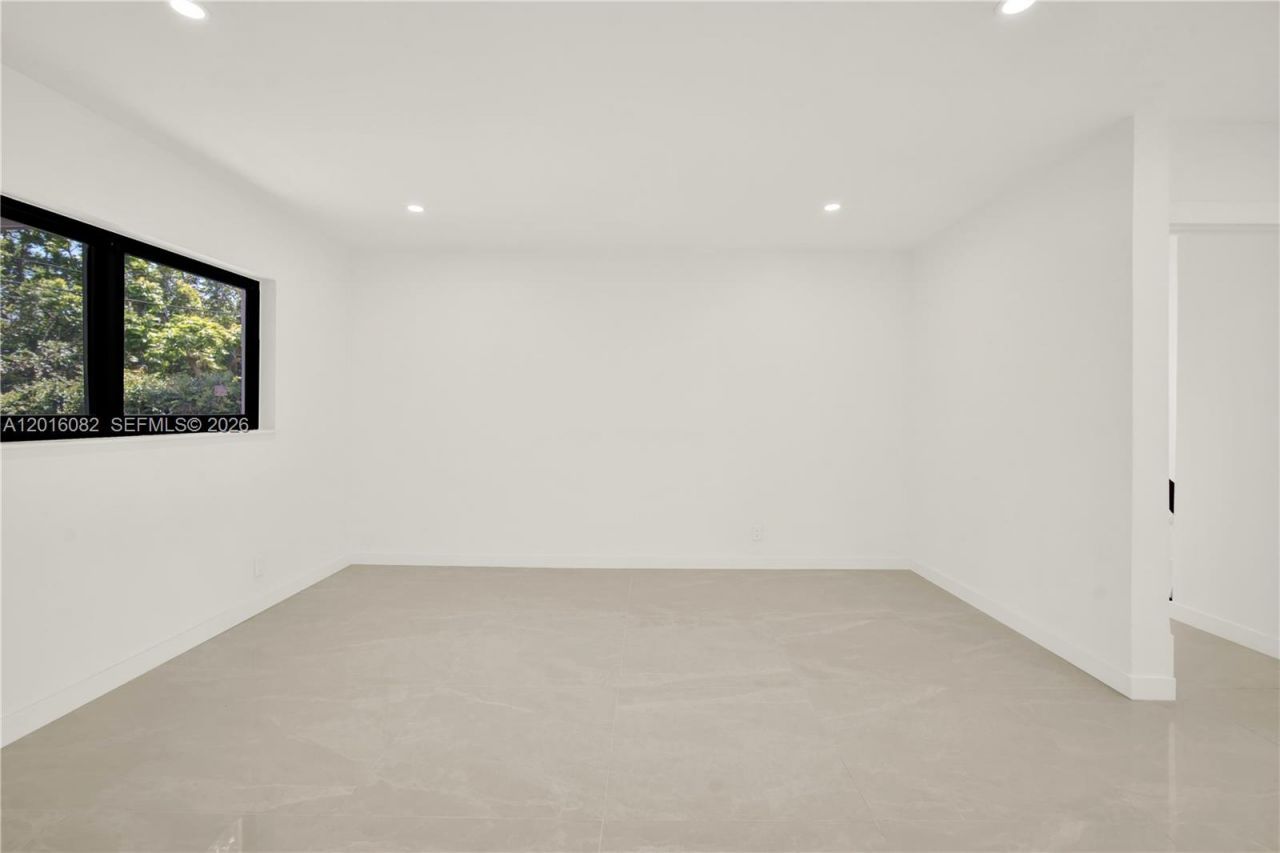 1020 NW 197th Ter, Miami Gardens, FL 33169 Photo