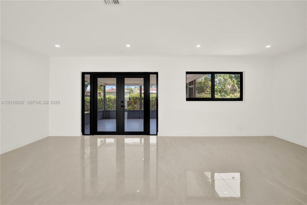 1020 NW 197th Ter, Miami Gardens, FL 33169 Photo