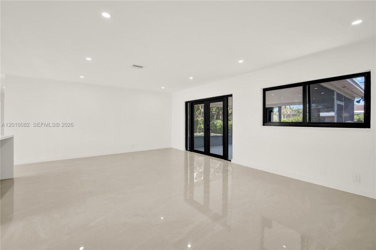 1020 NW 197th Ter, Miami Gardens, FL 33169 Photo