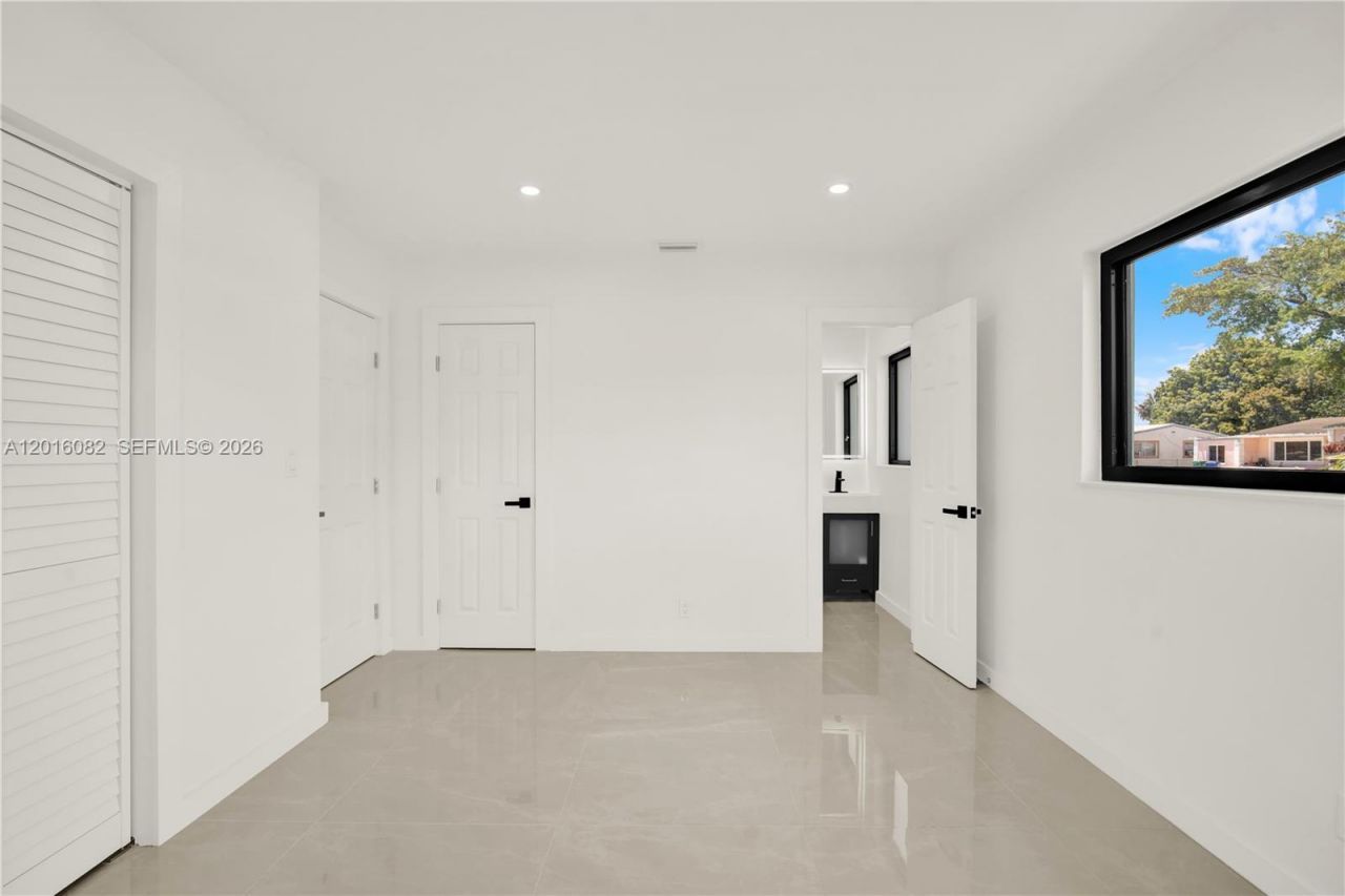 1020 NW 197th Ter, Miami Gardens, FL 33169 Photo