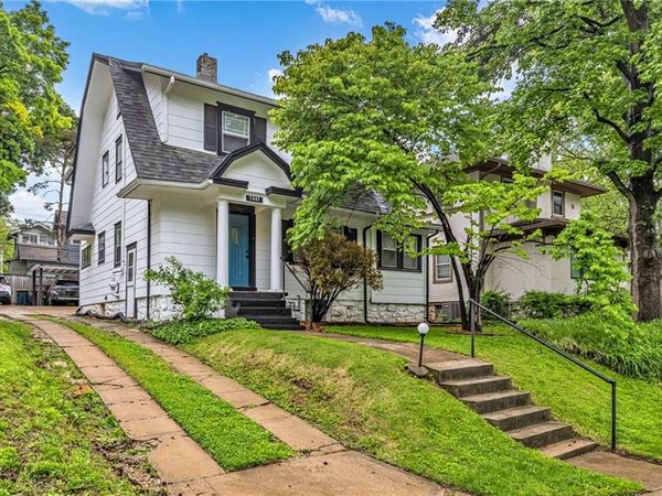 5445 Holmes Street, Kansas City, MO 64110