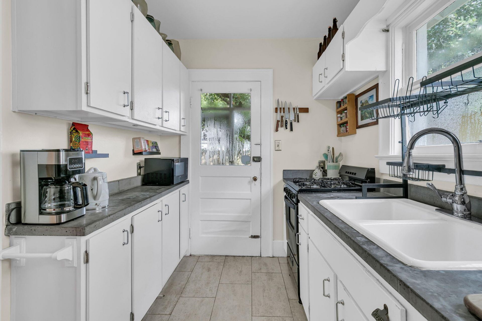 9 Laurel Avenue Photo 28