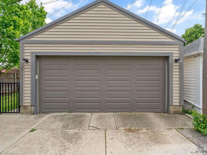 1369 Elmwood Avenue, Columbus, OH 43212 Photo 38