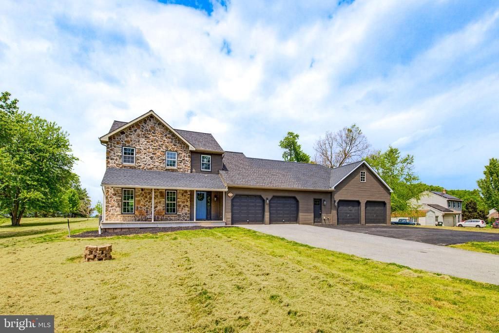 112 SAW MILL ROAD , ELIZABETHTOWN, PA 17022