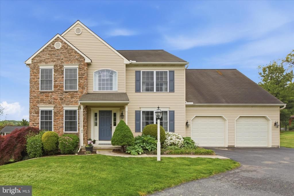 40 HUNTER DRIVE , ELIZABETHTOWN, PA 17022