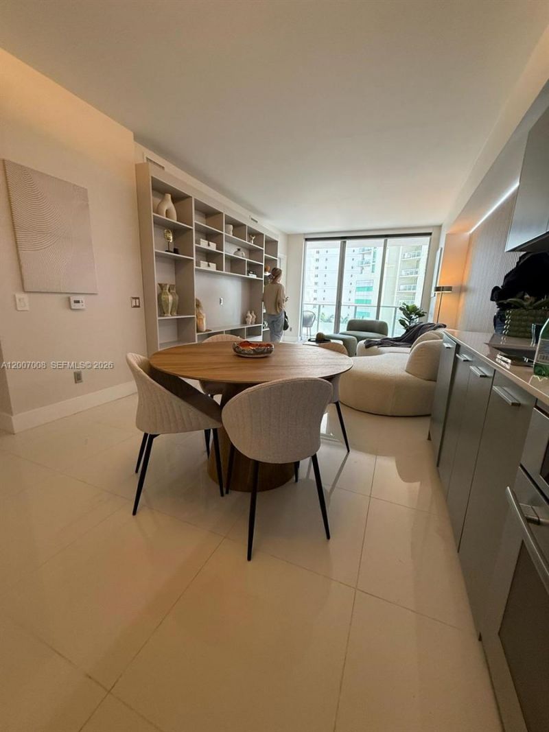 1300 Brickell Bay Dr , Unit 604, Miami, FL 33131 Photo