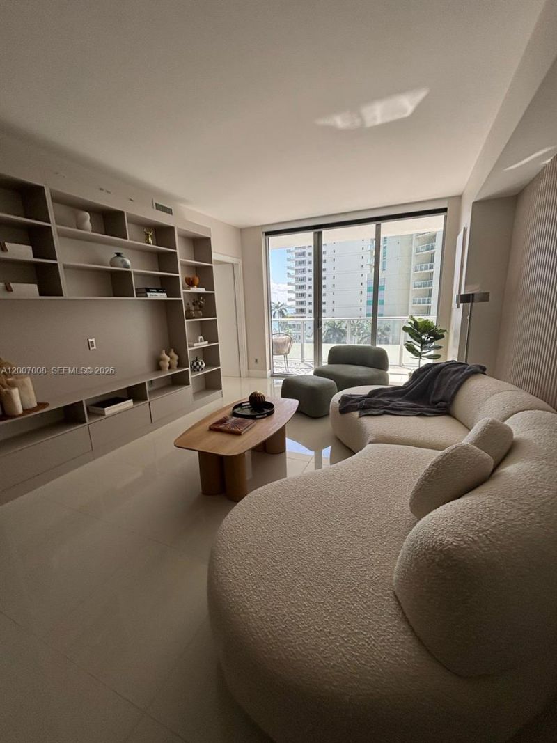 1300 Brickell Bay Dr , Unit 604, Miami, FL 33131 Photo
