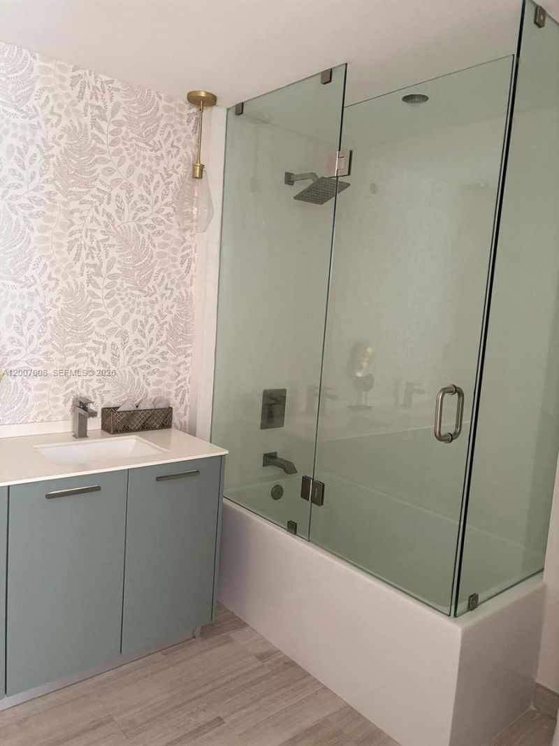 1300 Brickell Bay Dr , Unit 604, Miami, FL 33131 Photo