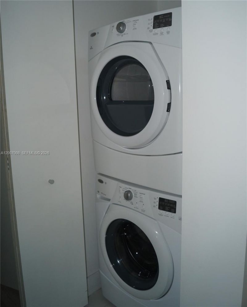 1300 Brickell Bay Dr , Unit 604, Miami, FL 33131 Photo